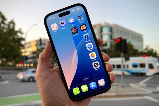 Chuyên gia review: “Không phải vì nghèo nhưng tôi sẽ không mua bất cứ mẫu iPhone 17 nào trong năm nay”