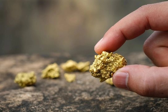 Phát hiện 2.500 kg vàng trị giá 7 tỷ đồng bị bỏ 
