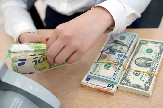 Cha qua đời, gia đình phải nộp 10 tỷ USD thuế thừa kế