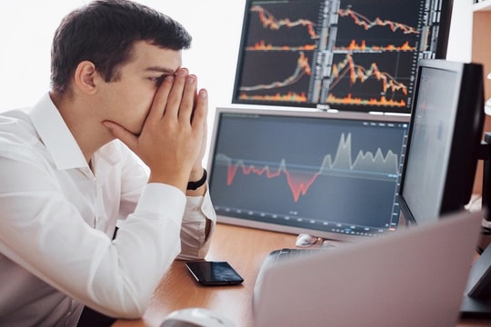 Vì sao lợi nhuận tăng nhưng giá cổ phiếu không tăng?