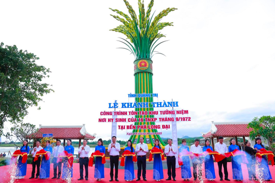 Khánh thành Khu tưởng niệm thanh niên xung phong hy sinh tại bến phà Long Đại
