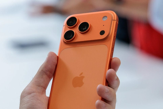 Chiếc điện thoại giá 2.000 USD: Nghệ thuật bán hàng đỉnh cao mang về hàng tỷ USD cho Apple