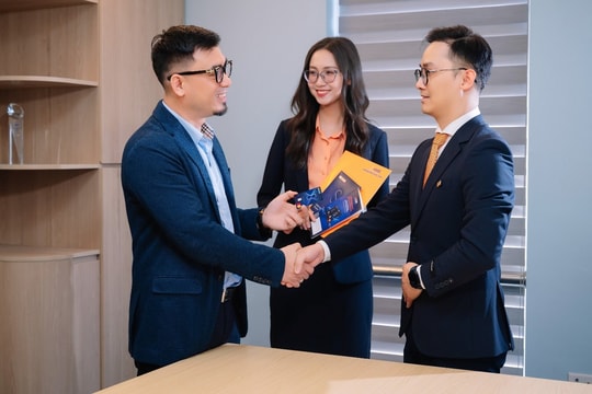 Doanh nghiệp tìm thấy nhiều giải pháp chi phí với thẻ tín dụng SHB