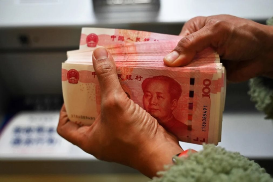 Thu nhập người dân giảm, nợ xấu cá nhân tăng mạnh lên 118 tỷ USD: Cơn đau đầu mới của hệ thống ngân hàng Trung Quốc