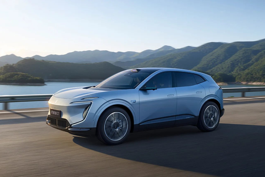 'Ông trùm' xe tải tại Việt Nam ra mắt mẫu SUV ngang cỡ Hyundai Santa Fe: thiết kế hiện đại, đi Hà Nội - Huế chỉ trong một lần sạc