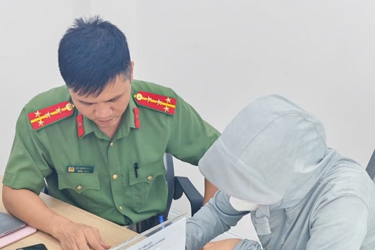 Người phụ nữ 40 tuổi đến ngân hàng giao dịch 70 triệu đồng để "đầu tư": Nhân viên ngân hàng MB yêu cầu khai báo, rồi mời công an đến làm việc