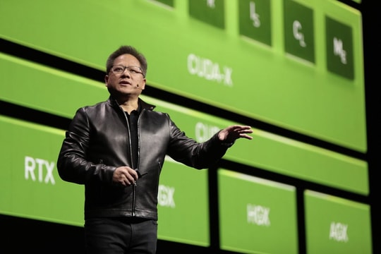 Tiền nhiều để làm gì? Nvidia đau đầu với hàng loạt dự án đầu tư, đổ 100 tỷ USD cho OpenAI, chia 110 tỷ USD cho cổ đông vẫn chưa hết tiền