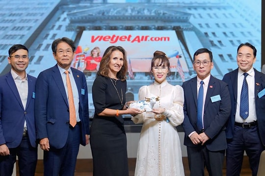 Tiến sĩ Nguyễn Thị Phương Thảo đến sàn chứng khoán NYSE rung chuông: Chúng tôi sẽ sớm bay đến Mỹ