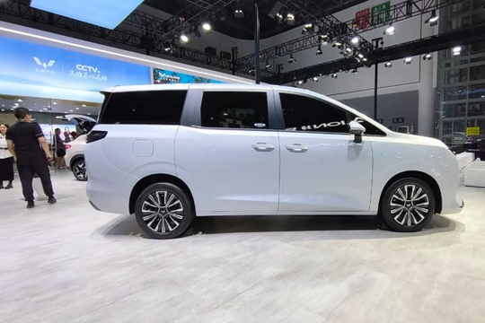 Mẫu MPV siêu rẻ của Wuling nhận đặt cọc quê nhà: Giá khởi điểm chưa đến 400 triệu đồng, 1 lần sạc đi 500 km