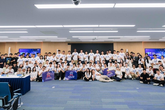 Chung kết IOT Challenge 2025: Sinh viên Công nghệ bùng nổ sáng tạo với giải pháp ngành Bán lẻ thông minh