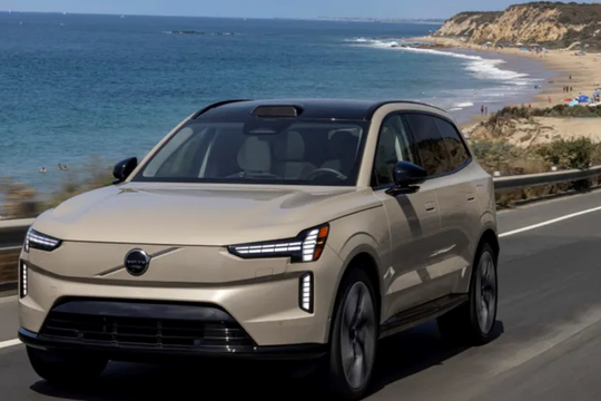 Từng hứa đến năm 2030 chỉ bán ô tô điện, Volvo bất ngờ 'quay xe' làm hybrid