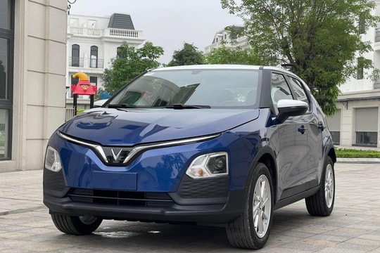 VinFast VF 5, VF 6 sạc hơn 500 lần rồi, có lo bị "chai pin"? 