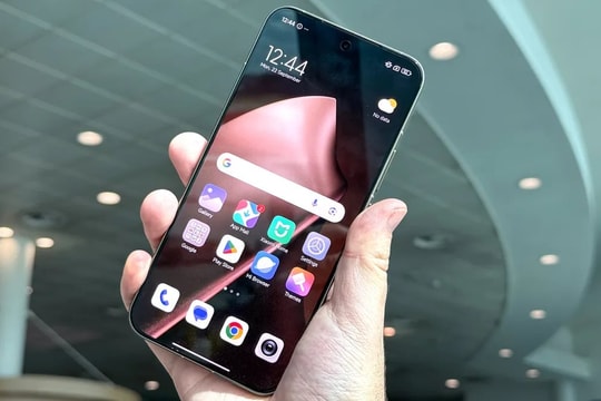 Rẻ hơn cả chục triệu, mẫu điện thoại này của Xiaomi đang "đe dọa ngôi vương" thuộc về iPhone và Samsung