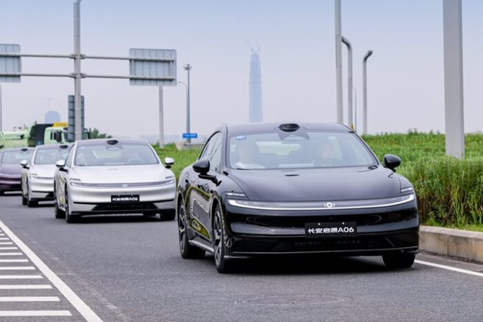 Hãng xe xây nhà máy tại Huế ra mắt sedan điện sạc nhanh trong 12 phút: Một lần sạc đi 630 km, giá khởi điểm hơn 400 triệu đồng