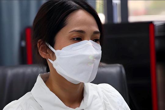 Nghe cuộc gọi số lạ, người phụ nữ không nói gì, cảnh giác cúp máy luôn nhưng hôm sau nhận thông báo: Tài khoản bị trừ 200 triệu đồng