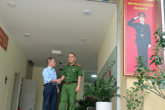Chuyển khoản nhầm 11 triệu đồng, đáng lẽ mất 7 ngày nhưng cụ ông U80 ở Hà Nội chỉ mất 2 ngày để lấy lại tiền