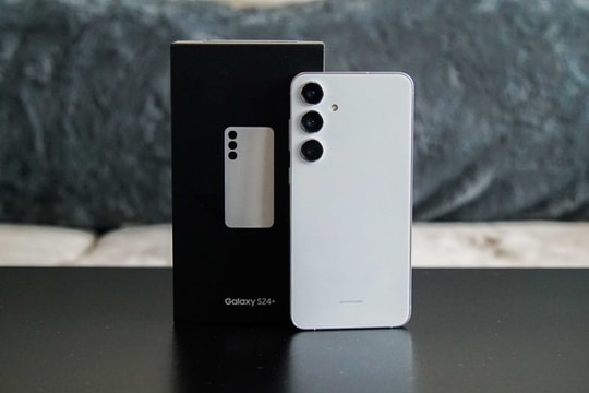 Giảm đến 10 triệu ở Việt Nam, điện thoại cao cấp Samsung giờ rẻ như máy tầm trung: Dùng 6 năm nữa vẫn tốt