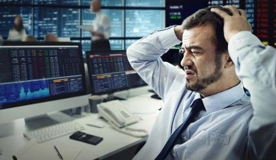 Phiên 2/10: Khối ngoại thẳng tay bán tiếp 2.400 tỷ đồng, cổ phiếu nào bị "xả" mạnh nhất?