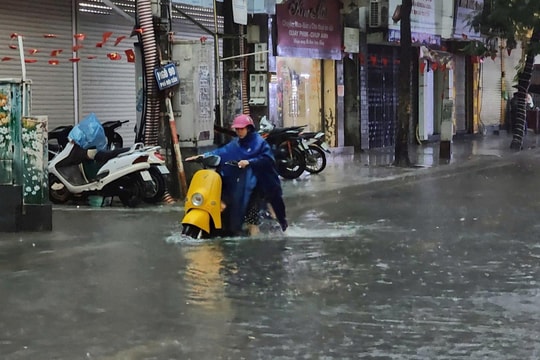 Cập nhật mới nhất các tuyến đường ở Hà Nội có nguy cơ ngập nặng