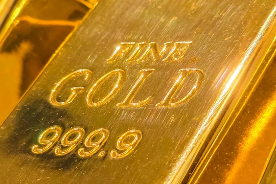 Vàng thế giới lần đầu tiên trong lịch sử đạt giá 4.000 USD/ounce, duy trì vị thế tài sản trú ẩn