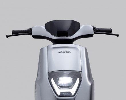 Honda chính thức ra mắt ‘xe máy điện quốc dân’ mới: thiết kế nhỏ gọn, đi 100 km sau một lần sạc đầy mà giá chỉ hơn 10 triệu đồng