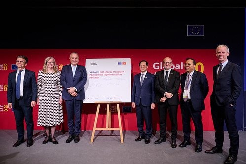 Dự án thủy điện 1 tỷ USD đang gặp khó của EVN nhận 'cú hích' 430 triệu Euro từ châu Âu