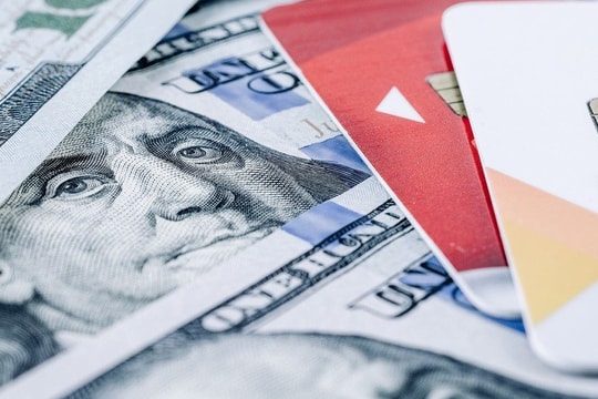 Sản sinh ra Paypal, Apple Pay nhưng hệ thống thanh toán lỗi thời khiến người Mỹ phải dùng phương thức 300 năm tuổi để mua một cái bánh rán