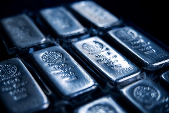 Bạc phá đỉnh 50 USD/ounce, hàng loạt chuyên gia dự báo khó tin: ‘100 USD/ounce không hề xa vời’