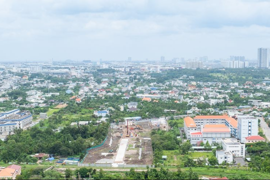 Cuộc đua bung hàng cuối năm tại các “siêu đô thị” TP.HCM 