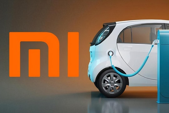 Clip: Xe điện Xiaomi bốc cháy dữ dội sau tai nạn, tài xế thiệt mạng vì cửa xe bị kẹt