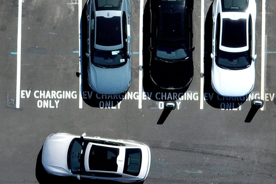 Duy nhất Tesla có lợi nhuận trên thị trường xe điện Mỹ, hàng loạt đối thủ báo lỗ
