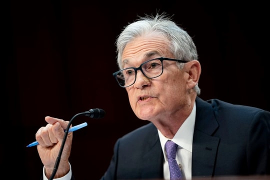 Chủ tịch Fed Jerome Powell phát tín hiệu ủng hộ tiếp tục cắt giảm lãi suất, cảnh báo: 'Không có con đường nào an toàn'