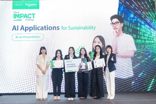 Nhóm sinh viên đại học được vinh danh nhờ giải pháp ứng dụng AI để tối ưu hóa năng lượng cho các tòa nhà