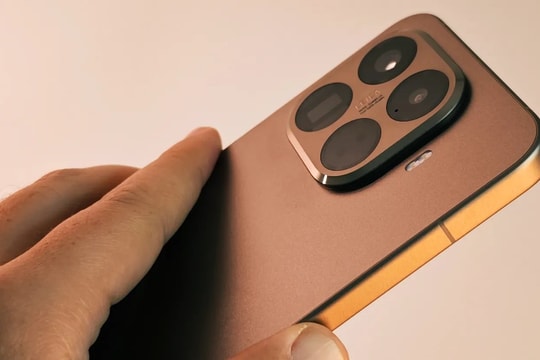 Xiaomi 15T Pro - "sát thủ iPhone" gây bất ngờ ở Việt Nam: Camera đỉnh cao, pin 5.500 mAh, sạc nhanh 90W