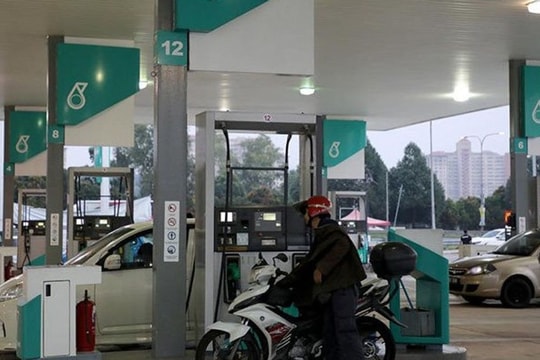Nước Đông Nam Á có giá xăng chỉ 12.400 đồng/lít, rẻ hơn chai nước khoáng