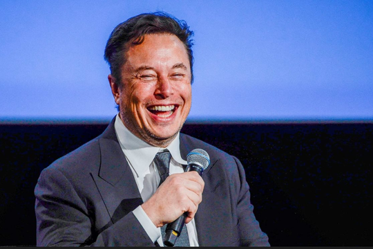 Elon Musk chê Amazon dùng AI gõ code nên bị sập: Xu thế làm việc 'Vibing' bộc lộ điểm yếu chí mạng, làm phai mờ giá trị của kỹ năng, tư duy và kỷ luật