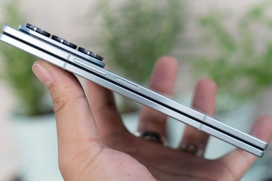 Samsung tạo bước tiến mới trong kỷ nguyên điện thoại gập tích hợp AI với Galaxy Z Fold7