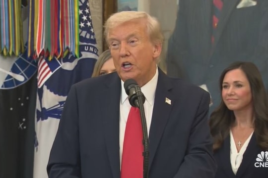 Trump hứa hạ giá “thuốc giảm béo” xuống 150 USD: Cổ phiếu dược phẩm Phố Wall rúng động