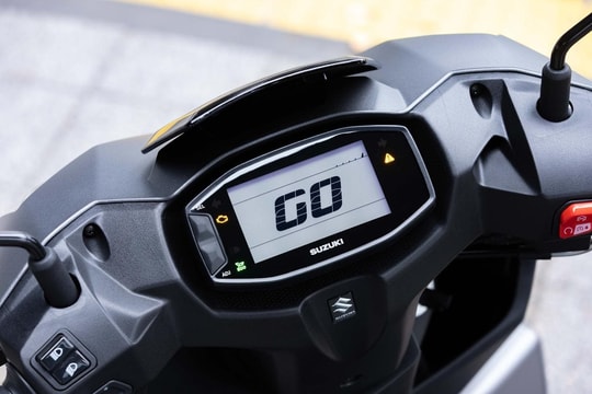 Suzuki ra mắt 'huyền thoại xe ga' 125cc: giá chưa tới 50 triệu đồng, thách thức Honda Air Blade Suzuki ra mắt 'huyền thoại xe ga' 125cc: giá chưa tới 50 triệu đồng, thách thức Honda Air Blade