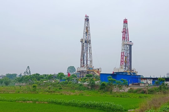 Khoan thủng 2.000 m đất đá, quốc gia BRICS bất ngờ mở khóa “mỏ vàng đen” với trữ lượng hơn 100 triệu tấn, củng cố vị thế an ninh năng lượng