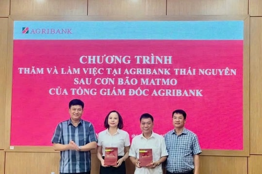 Điểm tựa vững chắc giúp khách hàng vực dậy sản xuất