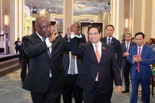 Tổng thống Nam Phi: Việt Nam là cửa ngõ vào Đông Nam Á, đạt mức tăng trưởng "đáng ngưỡng mộ" Tổng thống Nam Phi: Việt Nam là cửa ngõ vào Đông Nam Á, đạt mức tăng trưởng "đáng ngưỡng mộ"