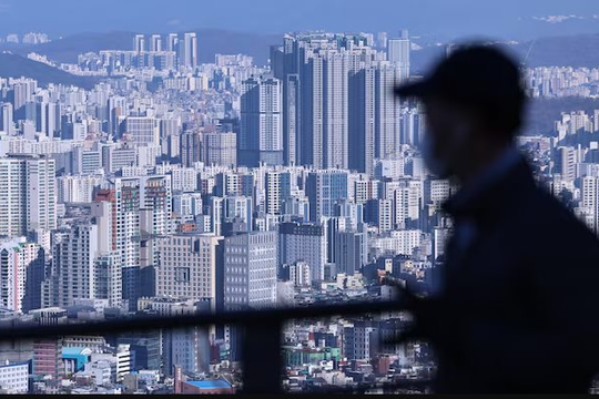 BĐS quá nóng, giá nhà cao gấp 22 lần thu nhập, Hàn Quốc buộc phải giữ nguyên lãi suất, đích thân Tổng thống phải lên tiếng BĐS quá nóng, giá nhà cao gấp 22 lần thu nhập, Hàn Quốc buộc phải giữ nguyên lãi suất, đích thân Tổng thống phải lên tiếng