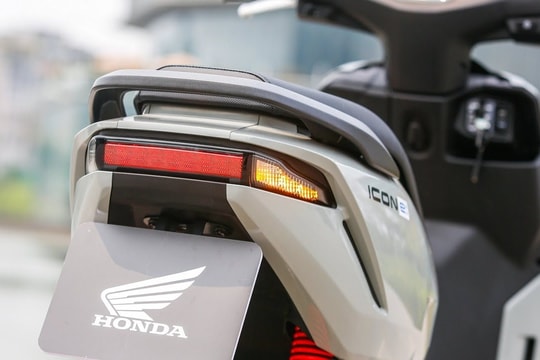 VinFast có 2 xe điện mới, là đối thủ xứng tầm của Honda, Yamaha? Bảng so sánh này cho thấy xe nào tốt hơn VinFast có 2 xe điện mới, là đối thủ xứng tầm của Honda, Yamaha? Bảng so sánh này cho thấy xe nào tốt hơn