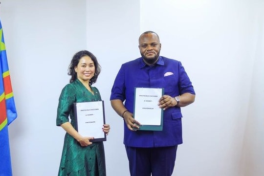 Trước khi Vingroup có 6.300ha đất miễn phí, Viettel từng muốn vào Congo làm viễn thông nhưng bỏ cuộc: Chuyển hướng sang "bài" mới Trước khi Vingroup có 6.300ha đất miễn phí, Viettel từng muốn vào Congo làm viễn thông nhưng bỏ cuộc: Chuyển hướng sang "bài" mới