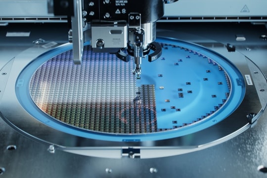 "Ngon ăn lại hóa ê chề": Trung Quốc lén tháo máy quang khắc để copy, ai ngờ bị hỏng phải gọi người đến sửa? "Ngon ăn lại hóa ê chề": Trung Quốc lén tháo máy quang khắc để copy, ai ngờ bị hỏng phải gọi người đến sửa?