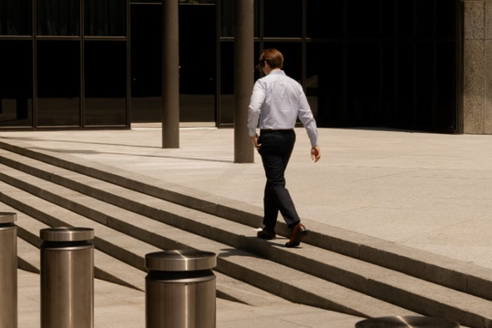 1 tuần, 2 tập đoàn tuyên bố sa thải 28.000 người: Giới nhân viên văn phòng Mỹ hoang mang, lặng người đọc email ‘hãy ở nhà hôm nay’ vào lúc 5h30 sáng 1 tuần, 2 tập đoàn tuyên bố sa thải 28.000 người: Giới nhân viên văn phòng Mỹ hoang mang, lặng người đọc email ‘hãy ở nhà hôm nay’ vào lúc 5h30 sáng