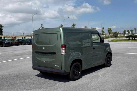 Xe VinFast sắp bàn giao lộ thêm ảnh thực tế, 1 thông số thay đổi; Honda ra mắt xe máy điện hoàn toàn mới Xe VinFast sắp bàn giao lộ thêm ảnh thực tế, 1 thông số thay đổi; Honda ra mắt xe máy điện hoàn toàn mới