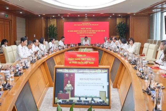 Giữ Đảng trong lòng dân – Bản lĩnh và niềm tin trong thời đại số:
Kỳ 2: Đảng ủy BIDV chủ động tuyên truyền, ngăn chặn, định hướng tư tưởng – góp phần đập tan âm mưu chống phá Đảng và Nhà nước