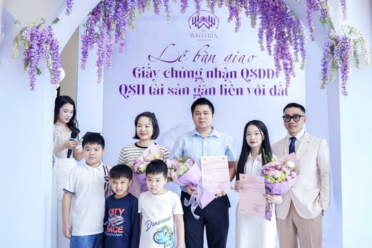 The Wisteria trao sổ hồng, khẳng định cam kết pháp lý The Wisteria trao sổ hồng, khẳng định cam kết pháp lý